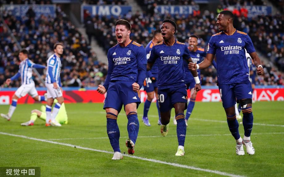 足球比赛的 足球比赛的